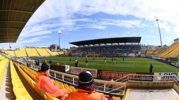 Serie A, possibile stop campionato: Parma-SPAL sospesa per altri 15 minuti