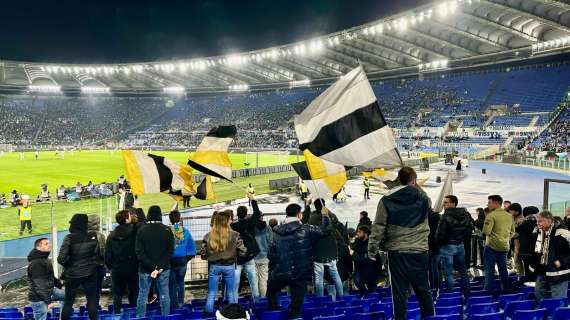 Lazio-Udinese, il lunedì non ferma i tifosi bianconeri: un centinaio di "eroi" sugli spalti dell'Olimpico