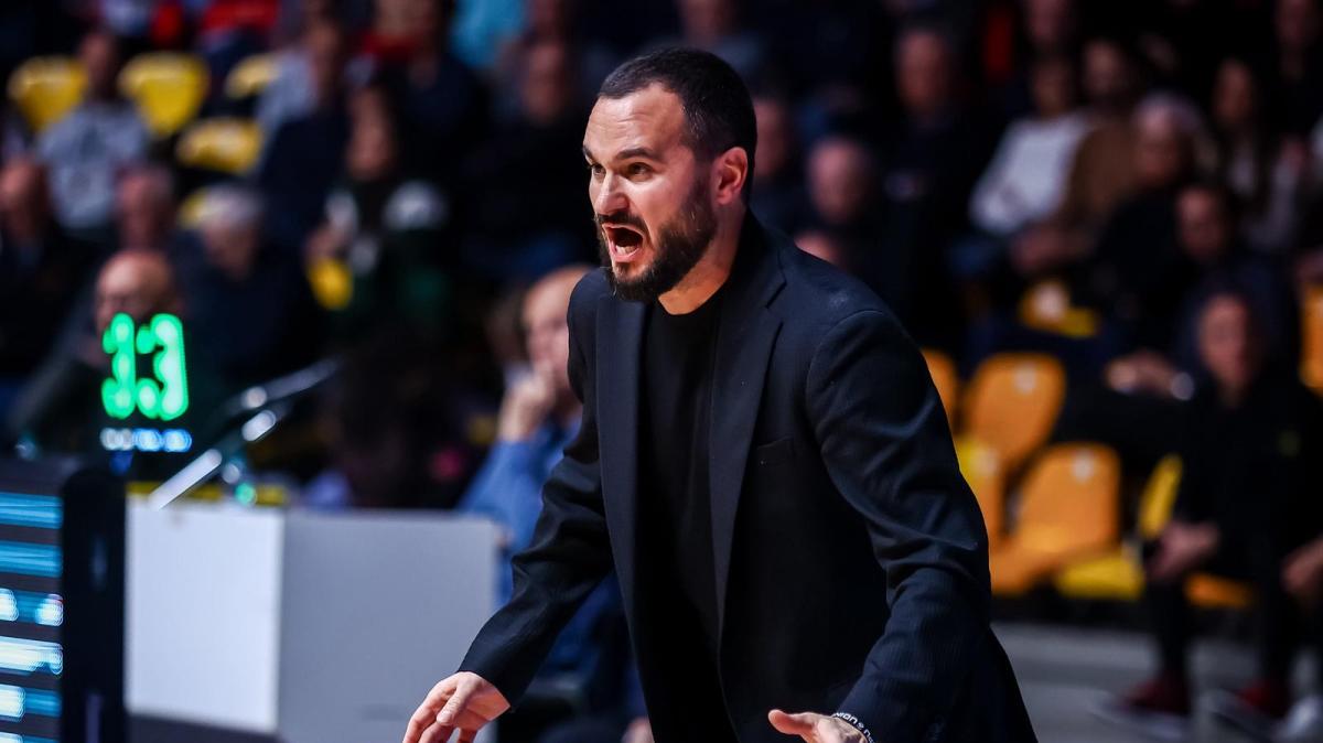 Apu Udine, un’altra occasione sprecata: dal +10 al blackout. Cantù è più lucida, l’overtime condanna i bianconeri