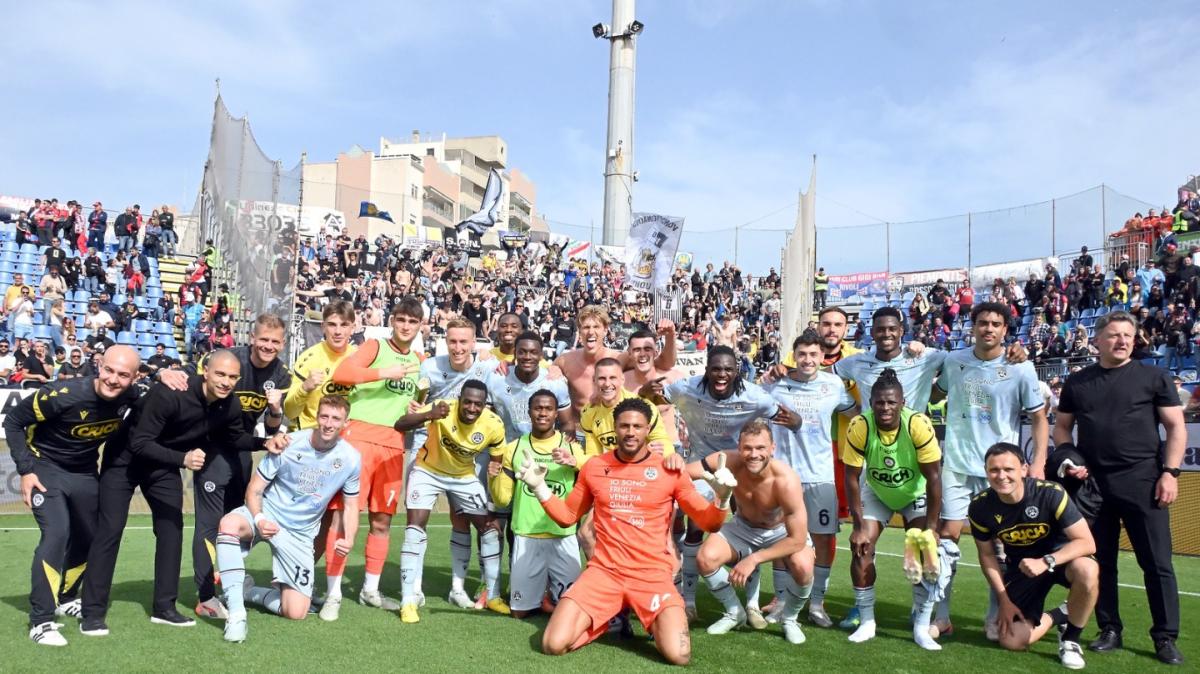 Insulti razzisti a Davis, le reazioni social dei giocatori dell'Udinese