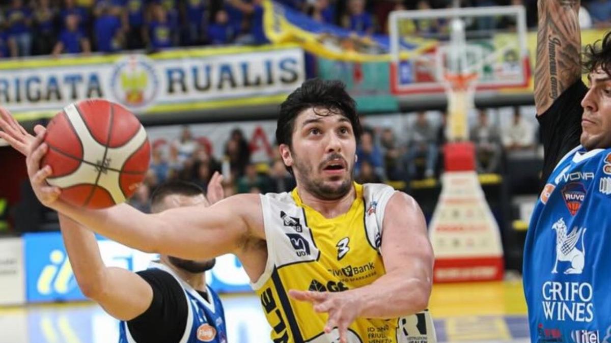 UEB Cividale, Redivo: "Dovremo essere intensi per tutti i 40 minuti, evitando di sfidare Pesaro nell'uno contro uno"