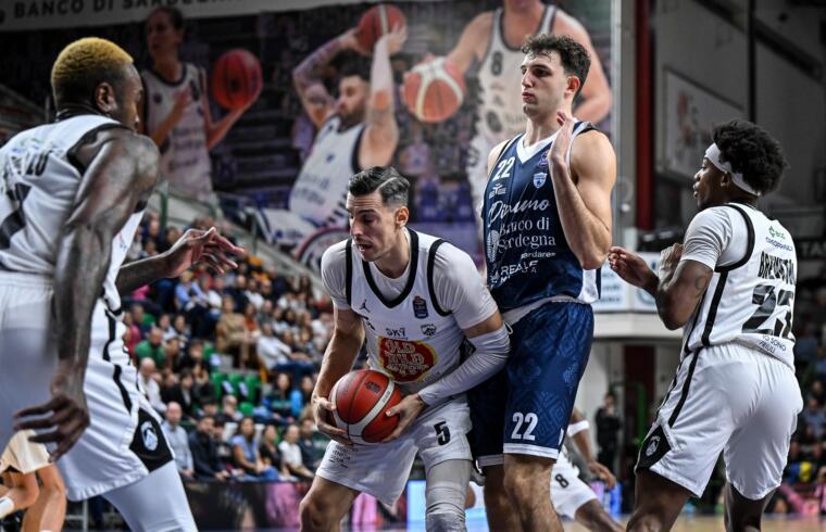 Dinamo Sassari-APU Udine 70-88, Vincini: "Partita insufficiente. Perdere così non è bello"