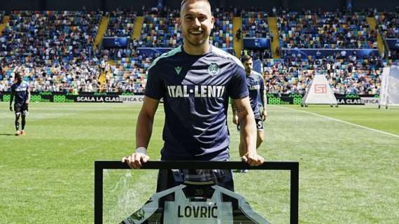 Udinese, Lovric premiato nel pre partita per le 100 presenze in Serie A in bianconero