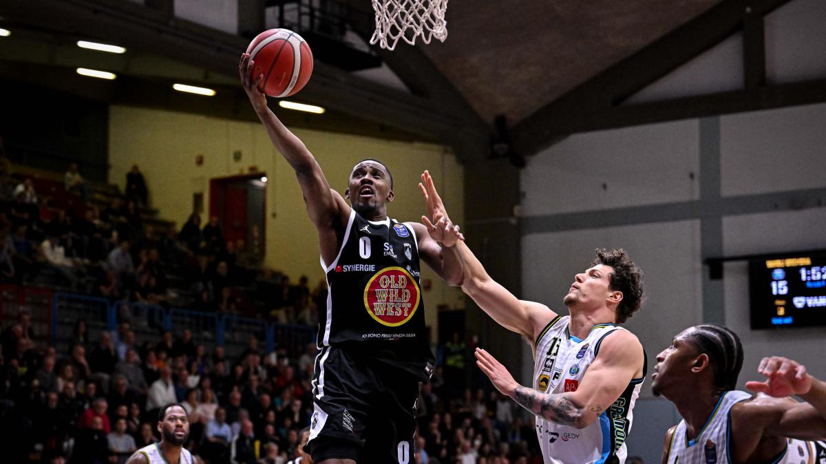 Apu Udine, un passaggio a vuoto: a Cremona pesa il terzo quarto. Ora il derby che vale una stagione