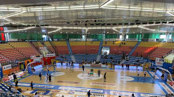 Il covid dilaga anche nel basket: Apu Udine ferma fino al 16 gennaio, la Ueb in campo sabato