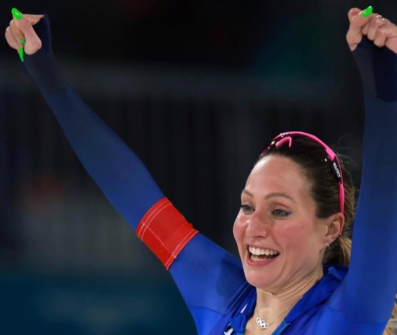 Olimpiadi Invernali, Lollobrigida d'oro nei 5000 metri di speed skating