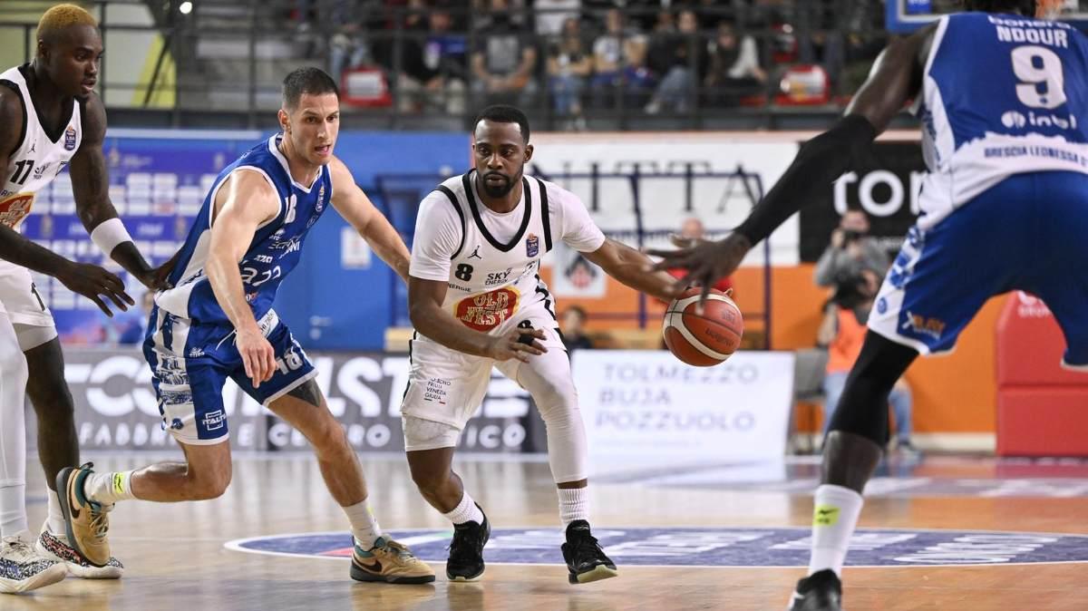 APU Udine-Germani Brescia 72-81, LE PAGELLE DEI BIANCONERI: non basta il grande ritorno di Hickey