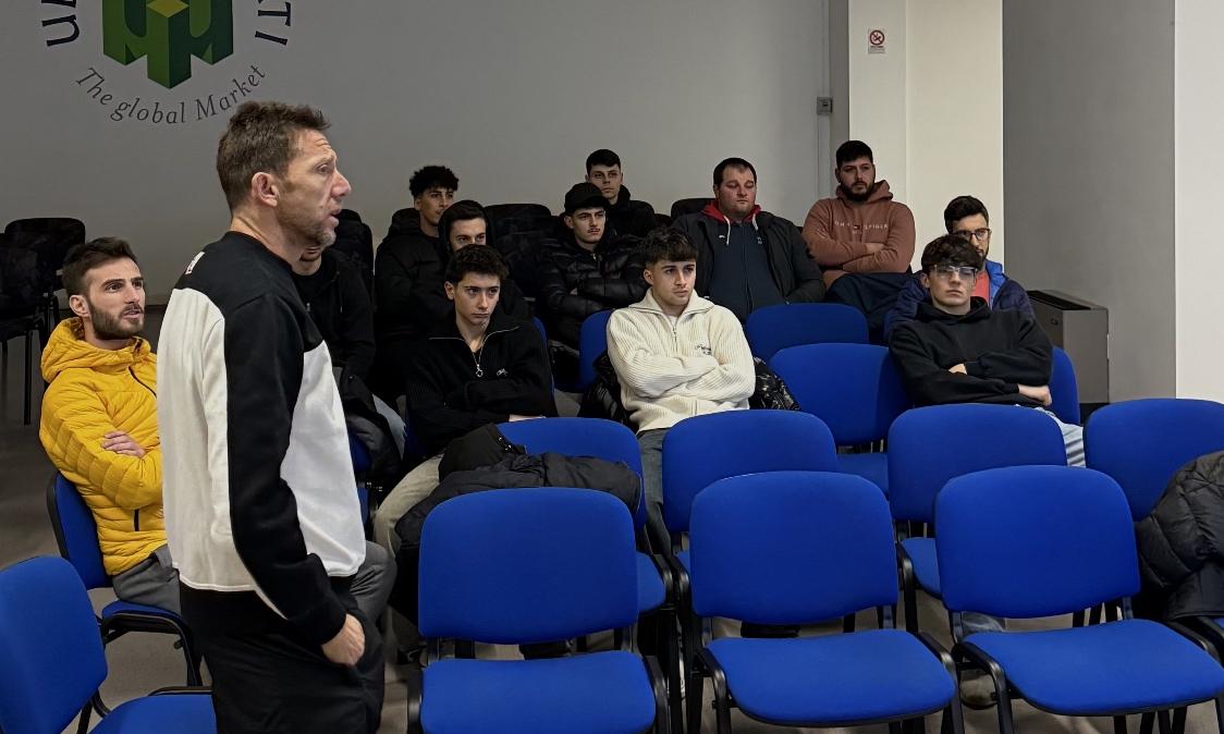 Le Eagles Futsal si preparano al derby: sessione video con mister Alemão