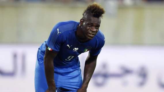 Balotelli alla vigilia di Italia-Olanda: "Posso essere un esempio anche senza fascia, sono qui per segnare"