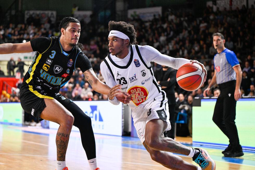 L’ex Apu Udine Brewton debutta con il Legia Varsavia