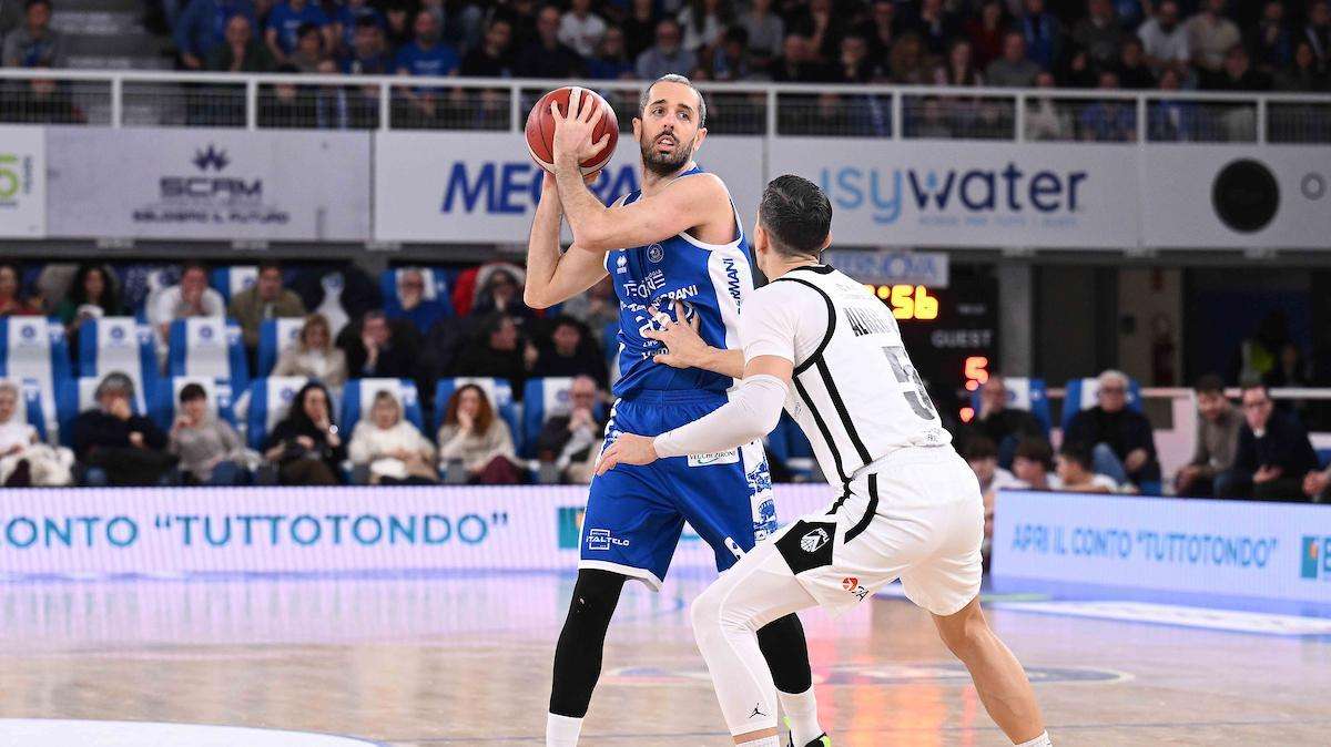 Brescia-Apu Udine 83-80, LE PAGELLE DEGLI AVVERSARI: Cotelli salvato da un super Della Valle