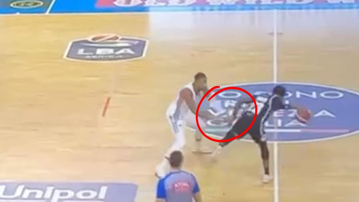 Apu Udine beffata nel finale dalla Virtus Bologna: episodio dubbio all'overtime che sta facendo parecchio discutere