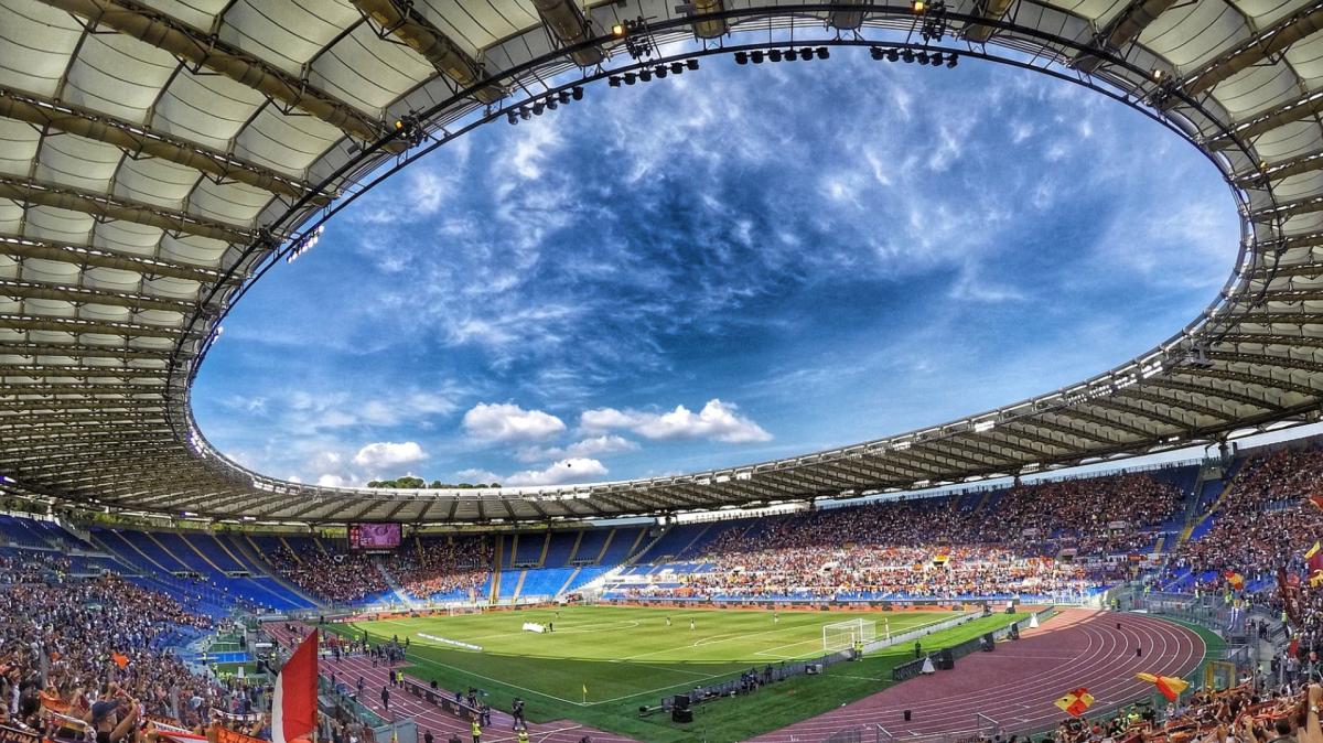 Caos calendario Serie A, nuova ipotesi per il derby tra Roma e Lazio