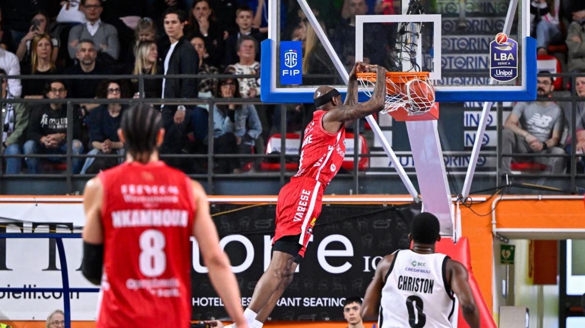 Apu Udine-Pallacanstro Varese 81-92, LE PAGELLE DEGLI AVVERSARI:  Nkamhoua, Moore e Iroegbu trascinanti