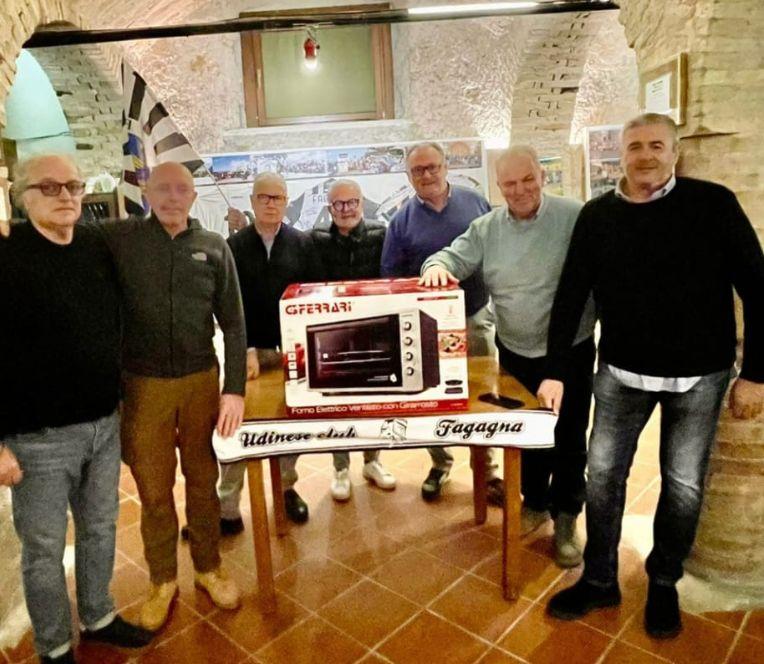 Udinese Club Fagagna, un gesto concreto di solidarietà: donato un forno elettrico a una famiglia ucraina