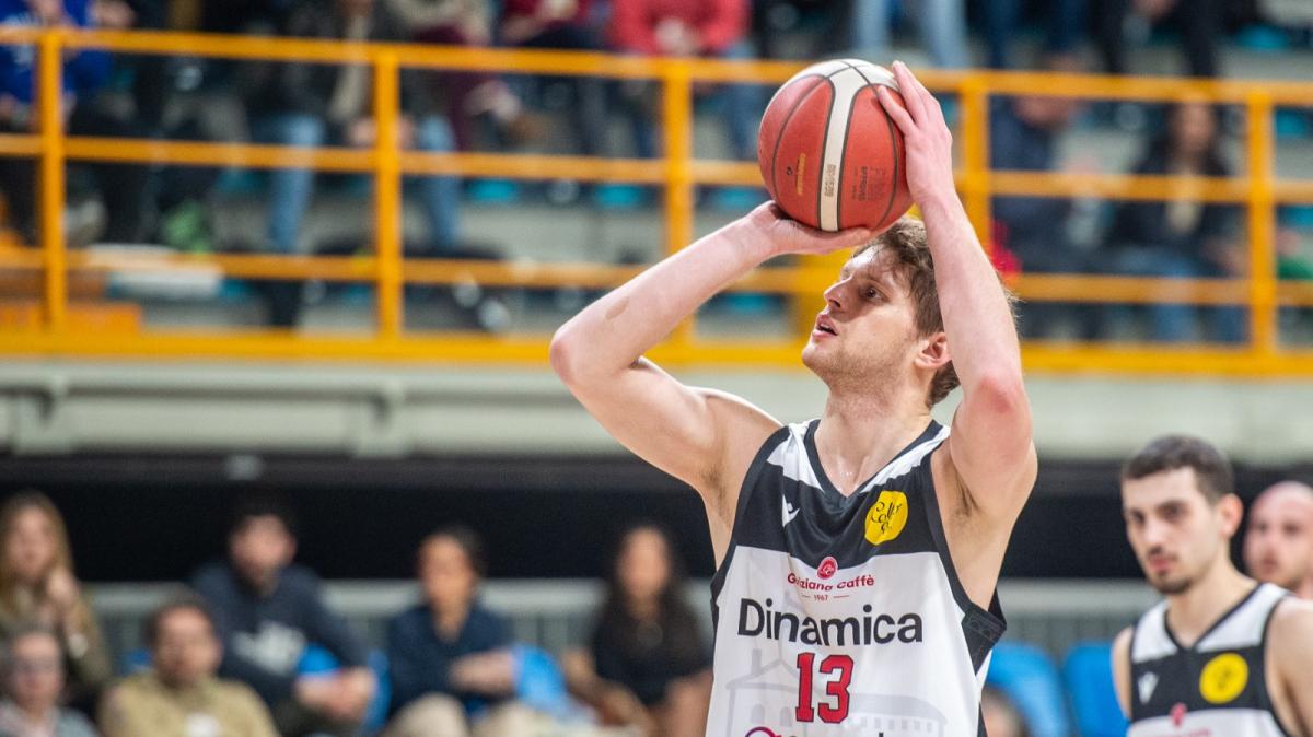 La Dinamo Gorizia ritrova subito la vittoria: finisce 89-64 contro la Vifermeca Castel San Pietro 
