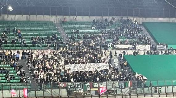 Lo striscione dei tifosi bianconeri per Maignan: "Oggi solo un saluto, a Udine il giusto tributo"