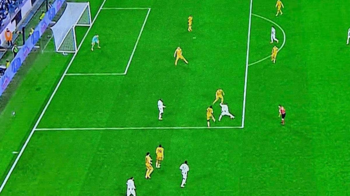 Juventus-Udinese, gol annullato a David per fuorigioco ma la linea del VAR fa discutere