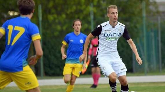 Micin in tribuna nella gara pareggiata dalla Serbia U21 contro l'Austria