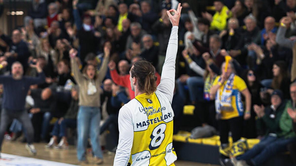 Mastellari torna alla Fortitudo: cosa c'è dietro il suo addio alla UEB Cividale? 