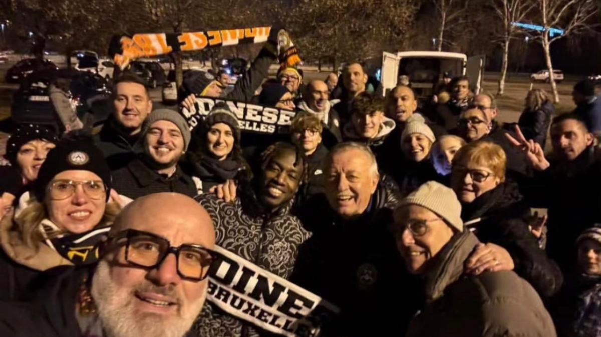 La festa dopo Udinese-Lazio: Inler, Padelli e Kamara al terzo tempo