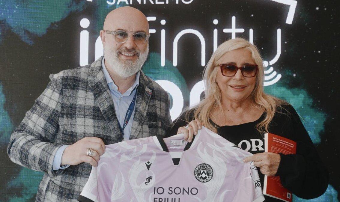 Il Friuli Venezia Giulia conquista Sanremo 2026: tra sapori, identità e la maglia dell’Udinese donata a Mara Venier