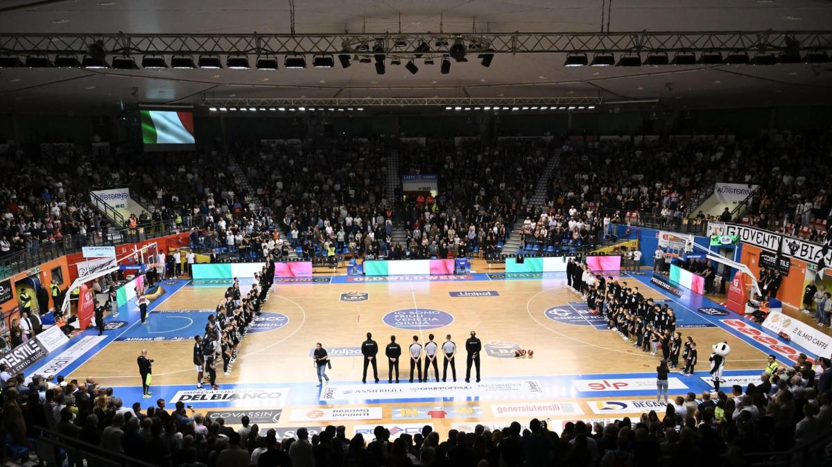 Apu Udine, la sfida contro la Virtus Bologna dimostra che la squadra c’è. E il pubblico è da Serie A