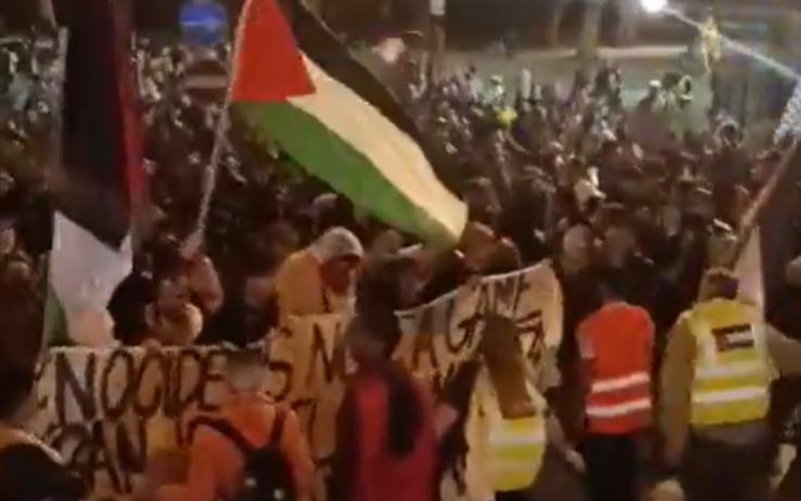 Italia-Israele a Udine, la manifestazione in città Pro-Palestina in DIRETTA
