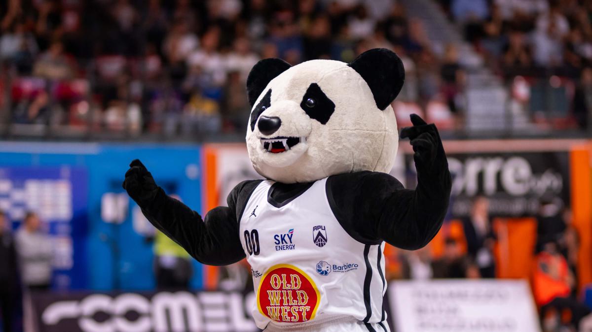 PandApu conquista il Carnera: ecco la nuova mascotte dell’Apu Udine