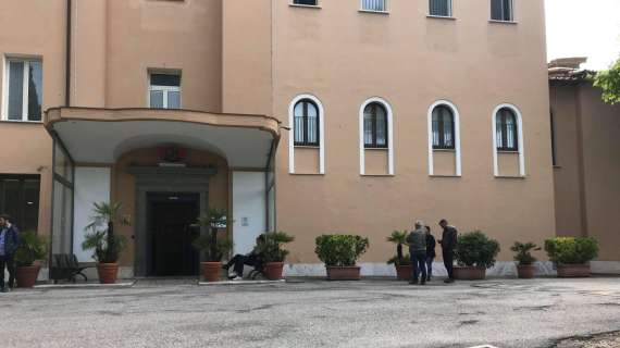 Mandragora oggi a Villa Stuart: visita con il professor Mariani, poi l'intervento