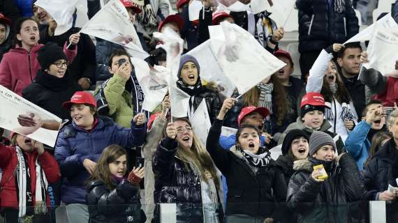 Bambini in festa allo Juventus Stadium, ma non sono mancati i cori offensivi