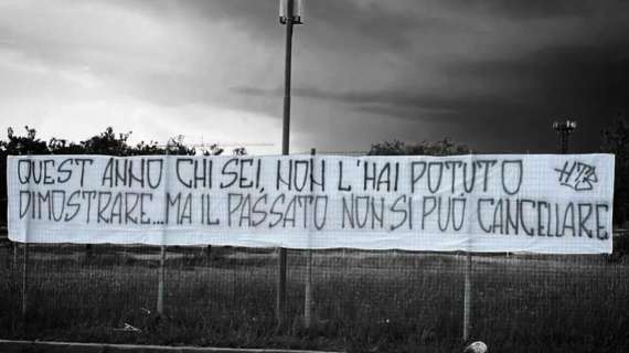 Udinese, altro striscione pro Sanchez: "Quest'anno chi sei non l'hai potuto dimostrare"