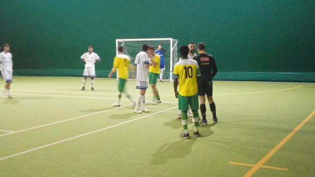 Arbitro aggredito nel calcio a 5: sospese tutte le partite in programma oggi