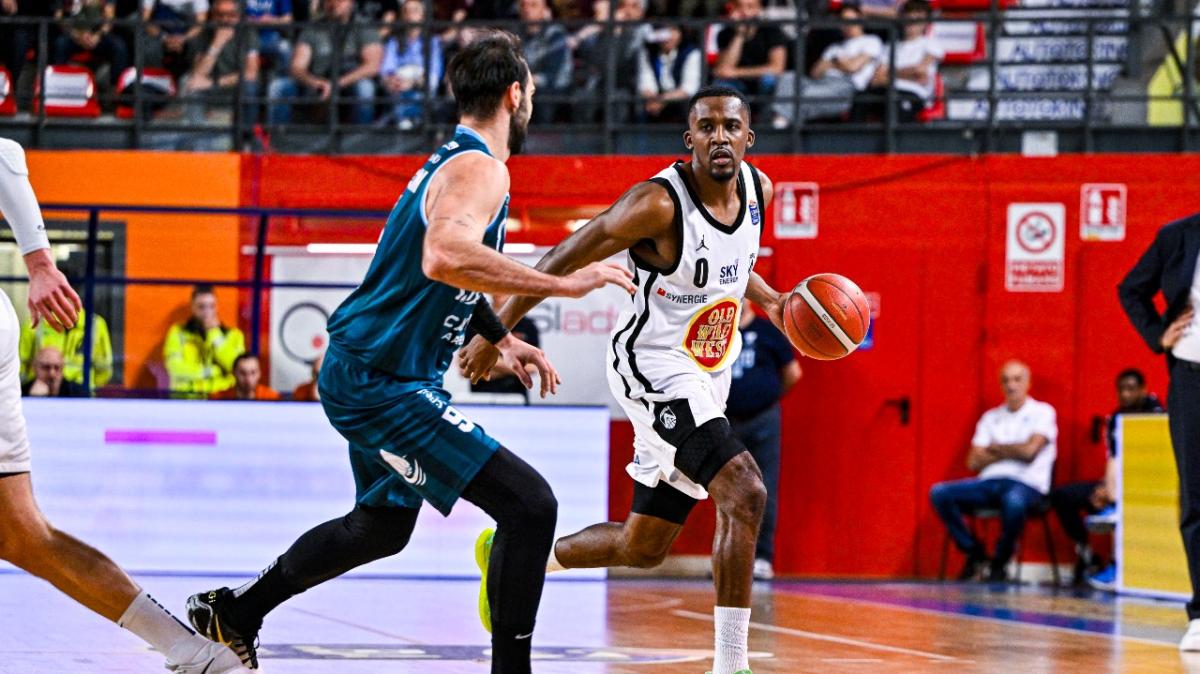 Apu Udine-Cantù 95-83, LE PAGELLE DEGLI AVVERSARI: serata molto complicato per i canturini