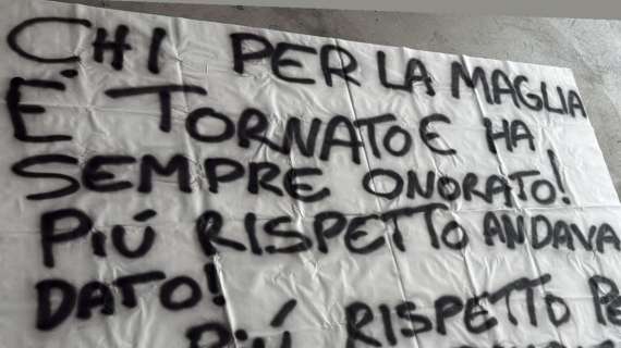 Udinese, striscione pro Sanchez fuori dallo stadio: “Più rispetto per chi la maglia ha sempre onorato”