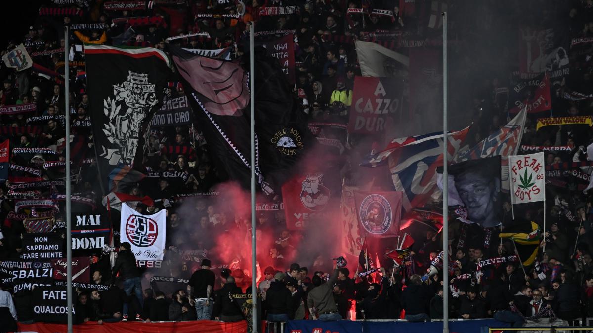 Scontri tra ultras Bologna e forze dell’ordine: 120 tifosi coinvolti 