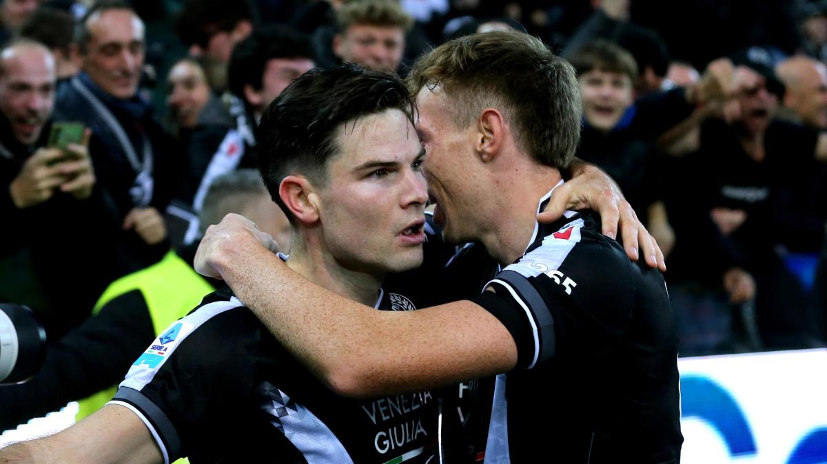 Udinese, tutta la gioia al triplice fischio contro il Napoli: le immagini