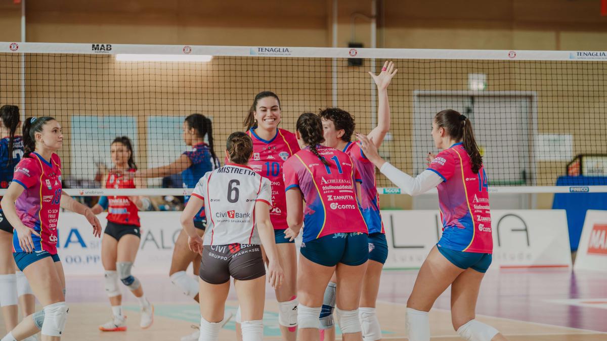 CDA Volley Talmassons ritrovata: serenità, risultati e ambizione. Le Pink Panthers chiudono la Regular Season e guardano con fiducia alla Pool Promozione