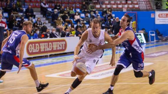 Biella - Apu 83-82, LE PAGELLE: Lacey, Giuri e Italiano lanciano la rimonta