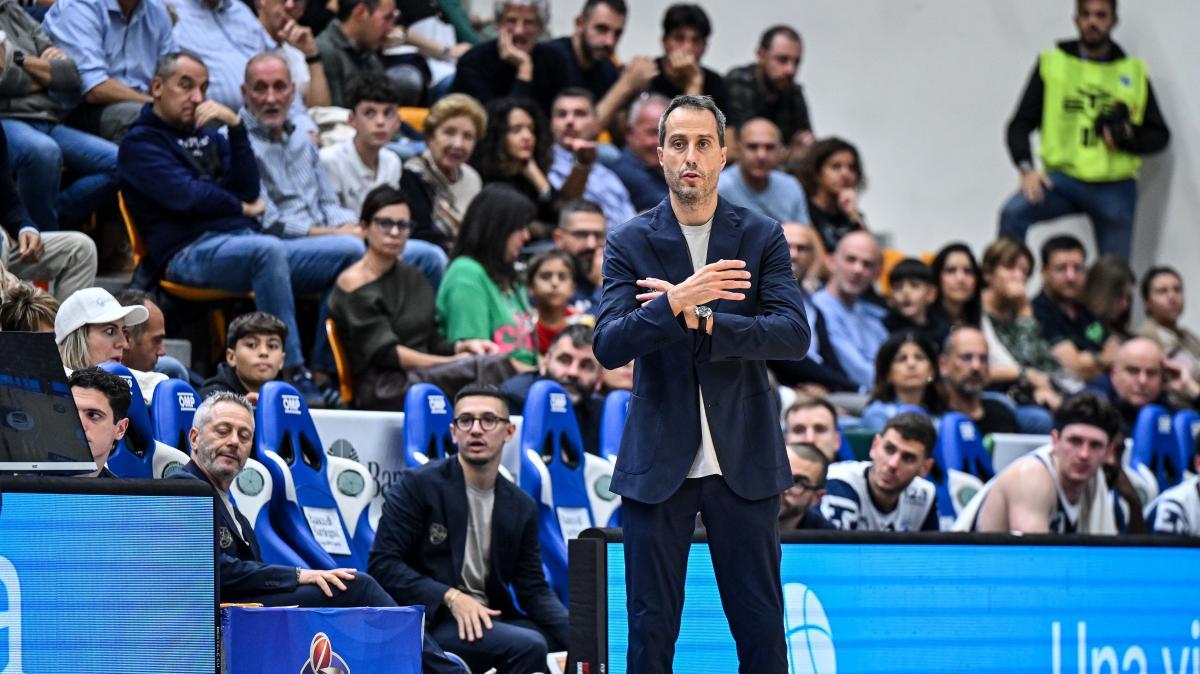 Dinamo Sassari-APU Udine 70-88, Bulleri: "Chiedo scusa ai tifosi. Udine ha giocato meglio"