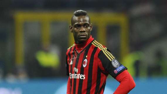 QUI MILAN - Balotelli,Poli e Zapata in gruppo