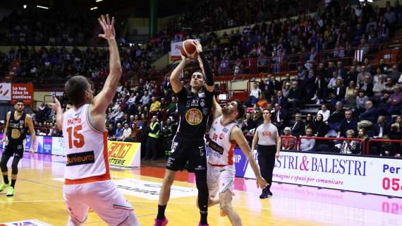 Forlì-Apu Udine 82-76, LE PAGELLE: i bianconeri litigano con il canestro