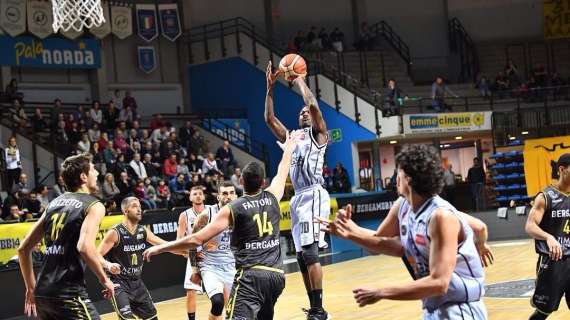 Basket Bergamo 2014-Apu Gsa Udine 98-93, LE PAGELLE: troppi errori 