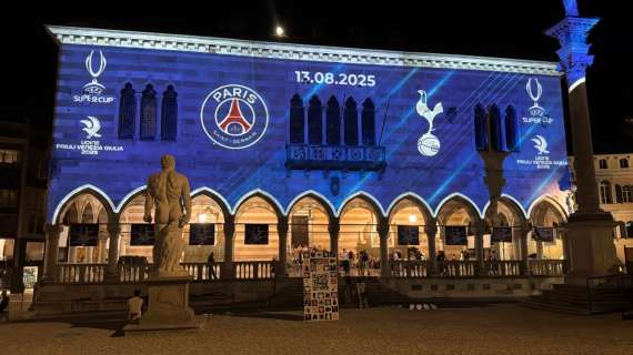 Illuminata la Loggia del Lionello: Udine si prepara per la Supercoppa Europea
