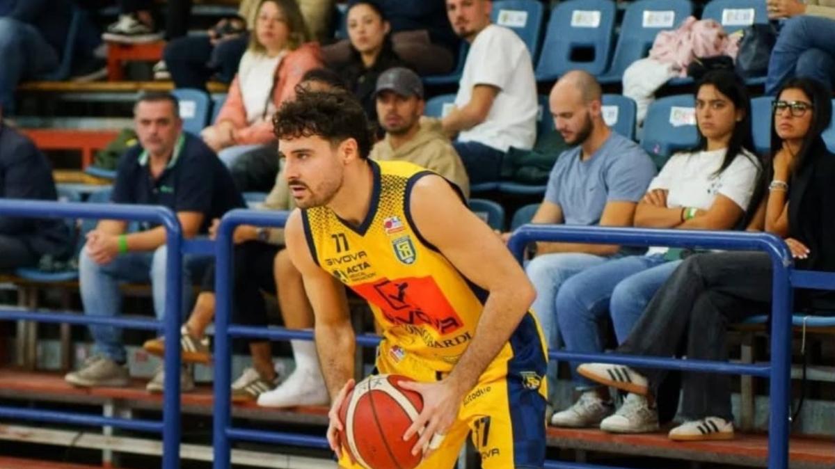 Ex Apu Udine, Caroti squalificato una giornata per uno sgambetto su Ethan Esposito