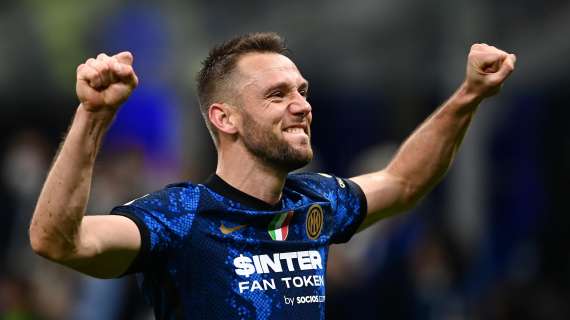 Inter, De Vrij: "Tutto può succedere, ci sono ancora quattro partire da giocare"