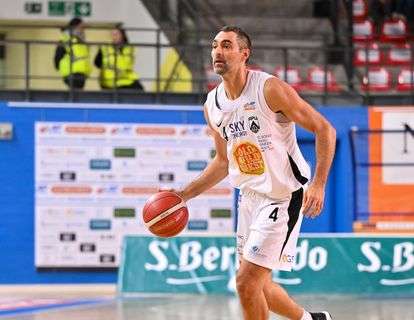 Apu Udine-Urania Milano 75-74, LE PAGELLE: Stefanelli provvidenziale, deludono Pini e Bruttini