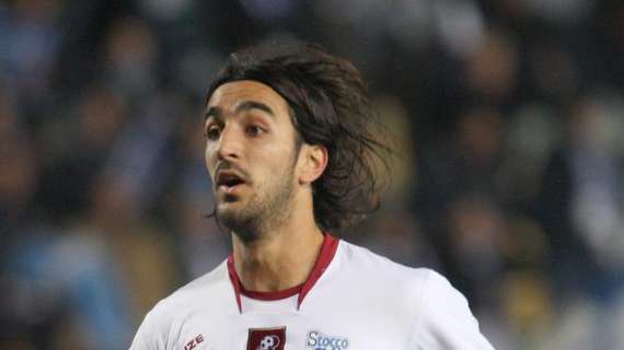 Maglia per Morosini, Paulinho ammonito. Divampano le polemiche