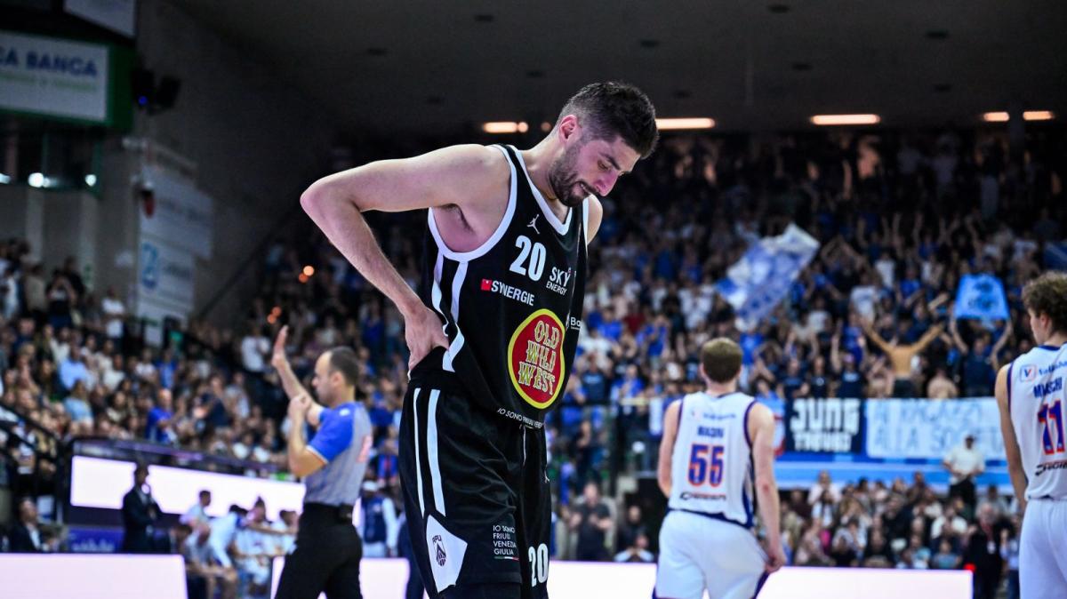 Udine lotta, ma paga nervosismo ed episodi: a Treviso pesa l’espulsione di Mekowulu