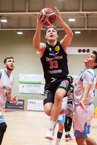 Una Dinamo già in modalità playoff si prende la vittoria contro Reggio Emilia